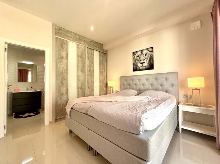 Image No.3-3 Bed Villa for sale