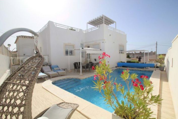 Image No.1-3 Bed Villa for sale