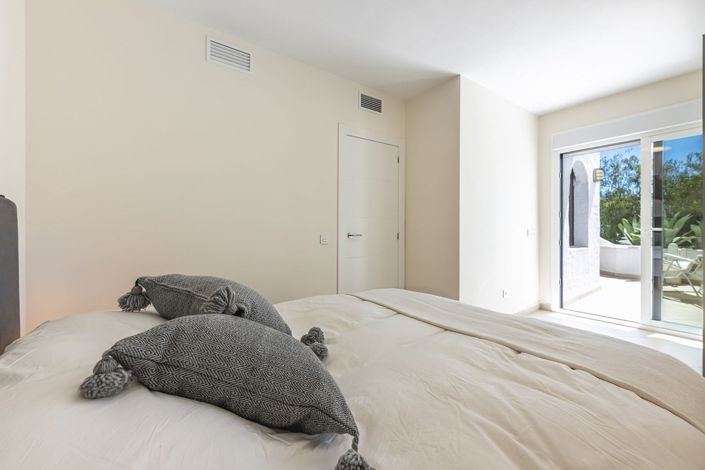 Image No.22-3 Bed Apartment for sale