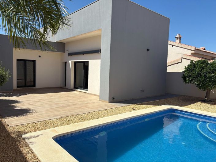 Image No.1-3 Bed Villa for sale