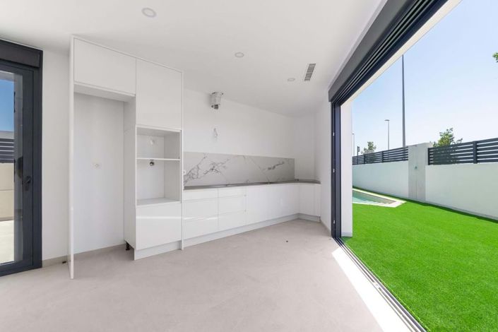 Image No.9-2 Bed Semi-Detached for sale