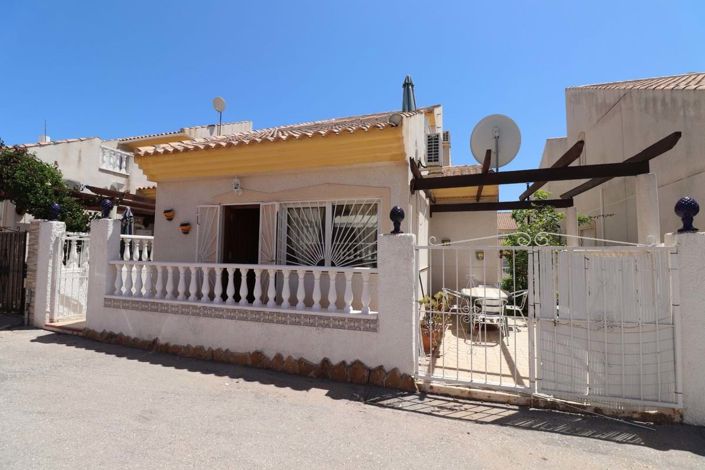 Image No.1-3 Bed Villa for sale