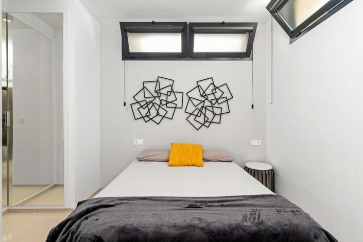 Image No.20-4 Bed Townhouse for sale