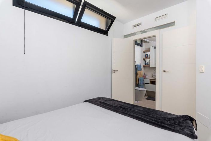 Image No.21-4 Bed Townhouse for sale