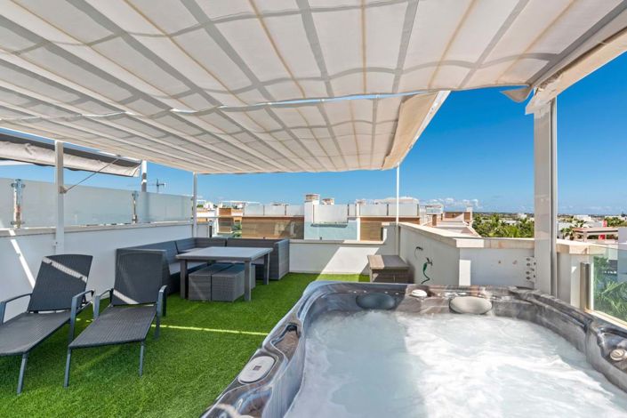 Image No.28-4 Bed Townhouse for sale