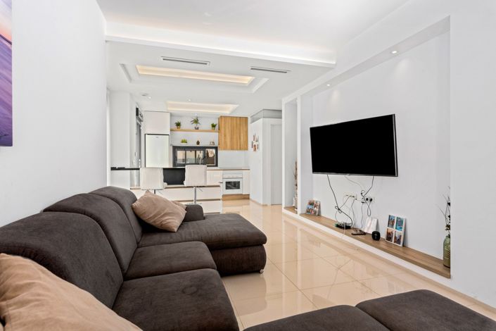 Image No.4-4 Bed Townhouse for sale