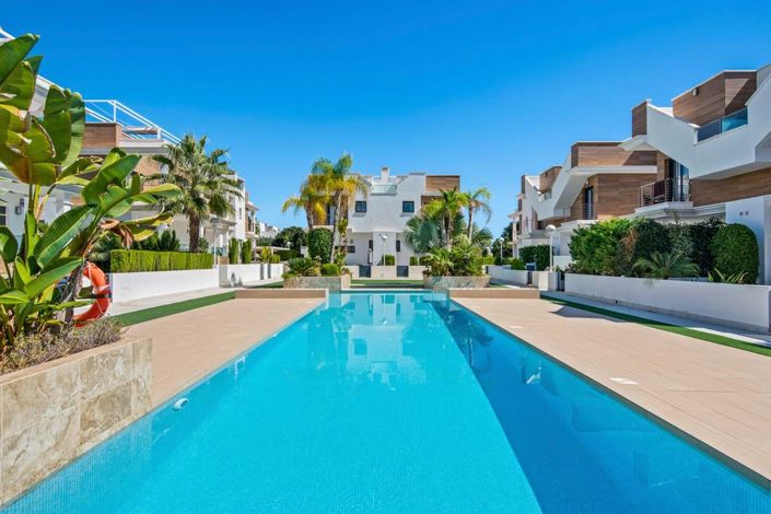 Image No.42-4 Bed Townhouse for sale