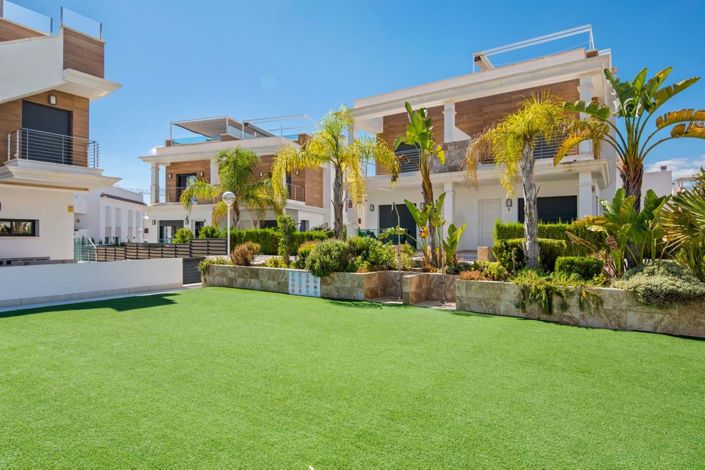 Image No.44-4 Bed Townhouse for sale