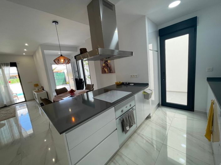 Image No.17-3 Bed Villa for sale