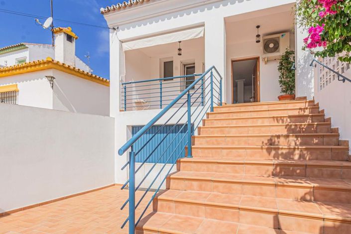 Image No.4-4 Bed Villa for sale