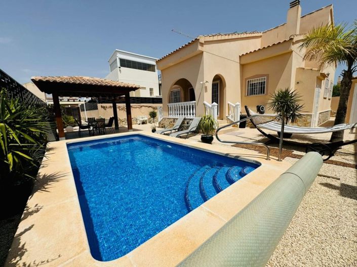 Image No.1-Villa de 3 chambres à vendre à Benijofar