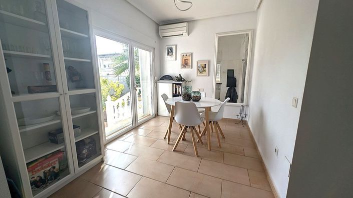 Image No.2-3 Bed Villa for sale