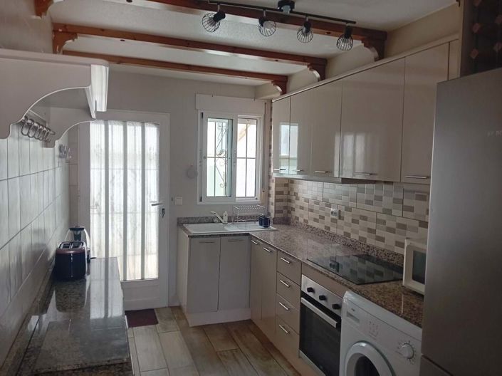 Image No.6-3 Bed Townhouse for sale