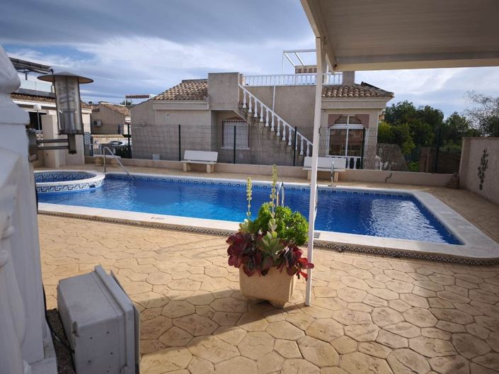 Image No.1-3 Bed Villa for sale