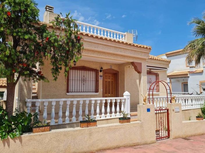 Image No.1-3 Bed Villa for sale