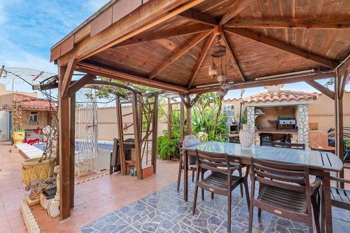 Image No.2-4 Bed Villa for sale