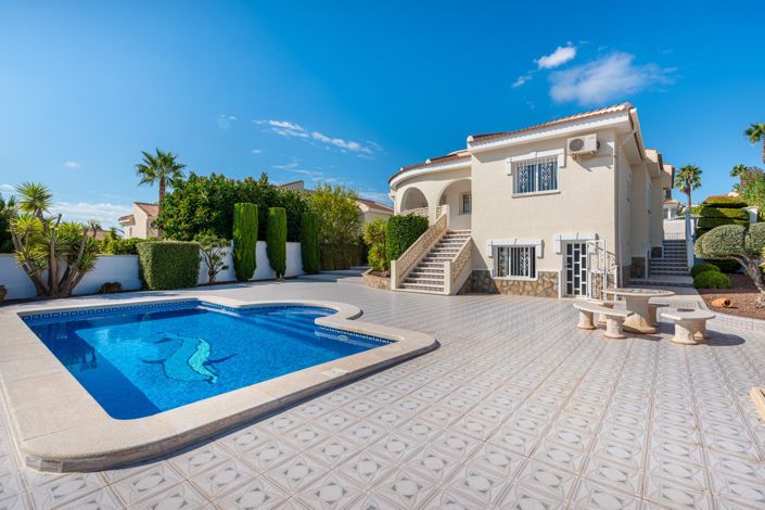 Image No.1-3 Bed Villa for sale
