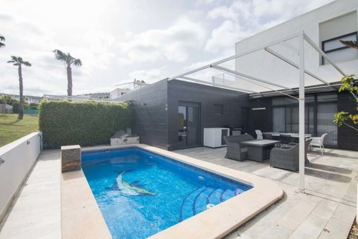 Image No.1-3 Bed Property for sale