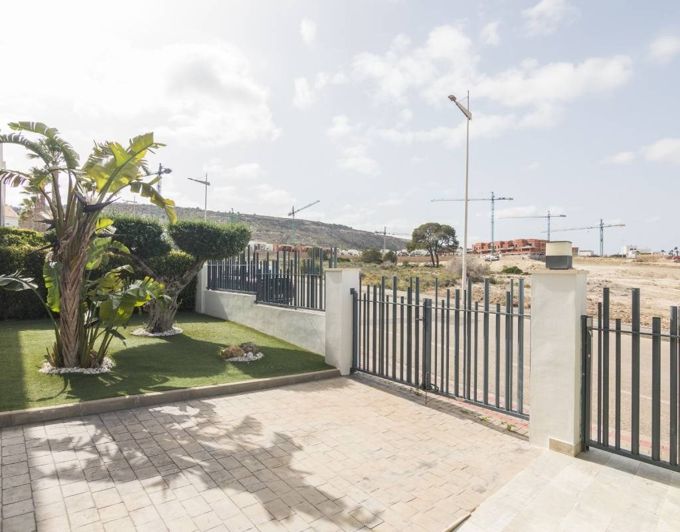 Image No.11-3 Bed Semi-Detached for sale