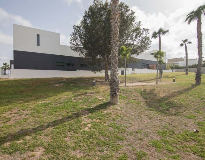 Image No.30-3 Bed Semi-Detached for sale