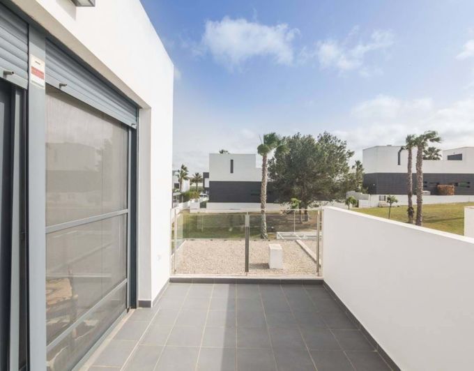 Image No.33-3 Bed Semi-Detached for sale