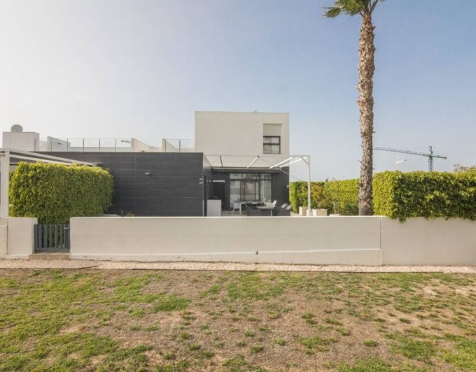 Image No.34-3 Bed Semi-Detached for sale