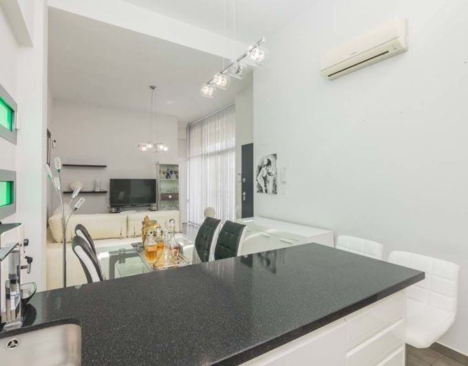 Image No.41-3 Bed Semi-Detached for sale