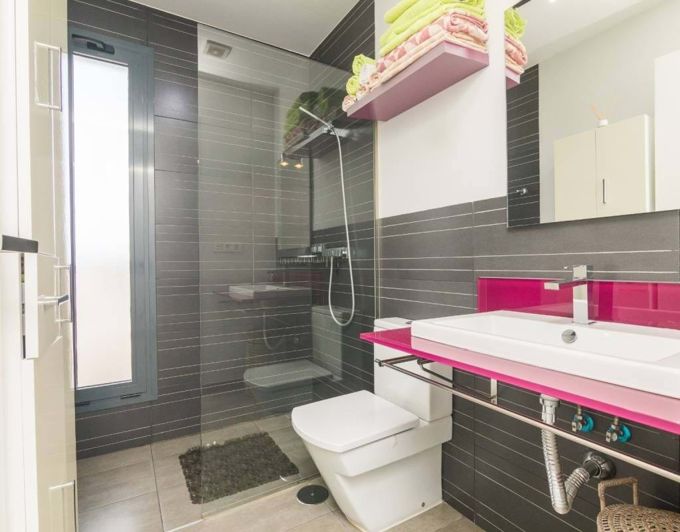 Image No.45-3 Bed Semi-Detached for sale