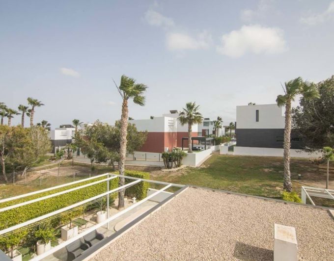 Image No.46-3 Bed Semi-Detached for sale