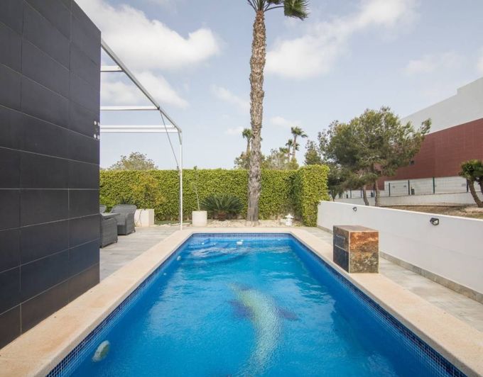 Image No.49-3 Bed Semi-Detached for sale