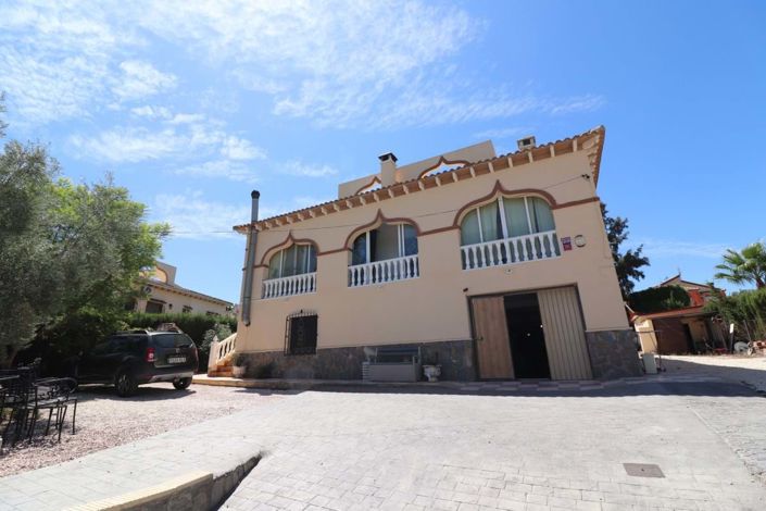 Image No.2-5 Bed Villa for sale