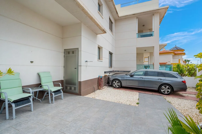 Image No.25-2 Bed Apartment for sale