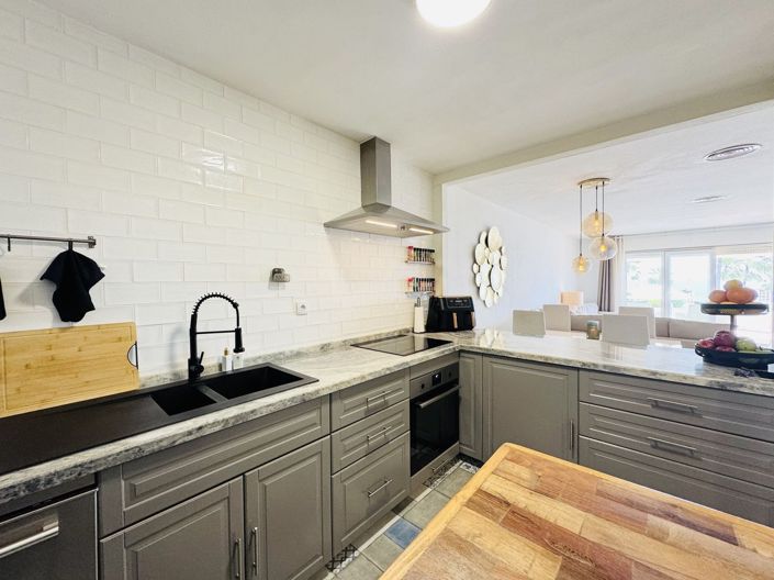 Image No.10-2 Bed Semi-Detached for sale