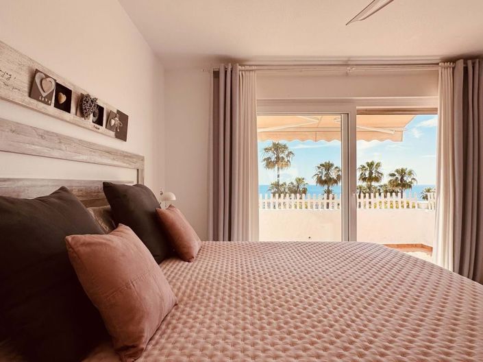 Image No.24-2 Bed Semi-Detached for sale