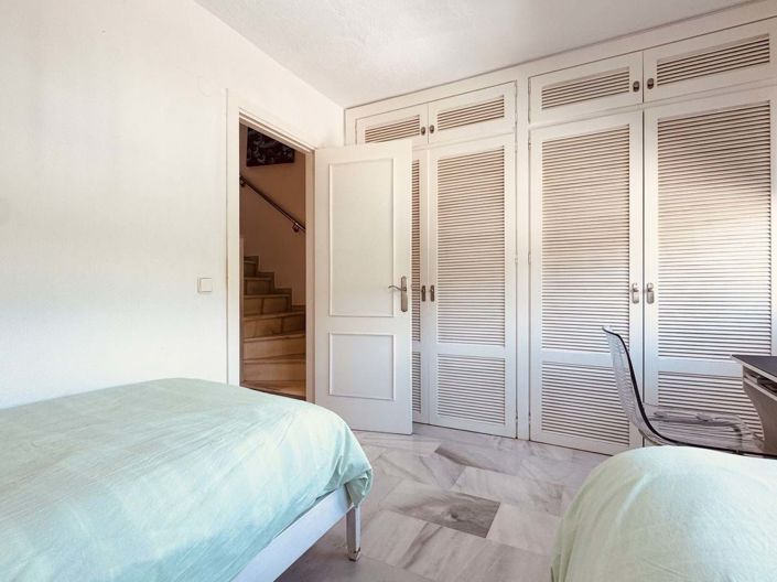 Image No.37-2 Bed Semi-Detached for sale