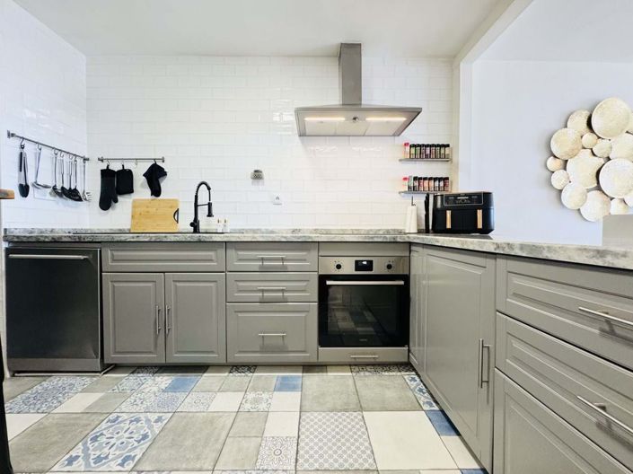 Image No.8-2 Bed Semi-Detached for sale