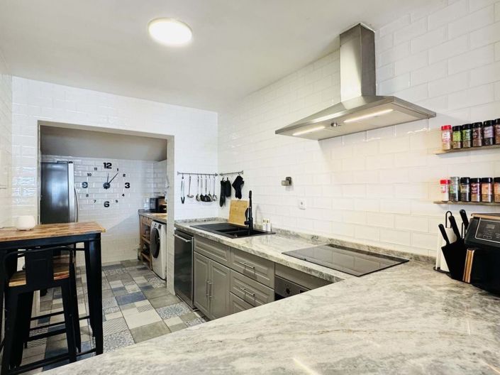 Image No.9-2 Bed Semi-Detached for sale