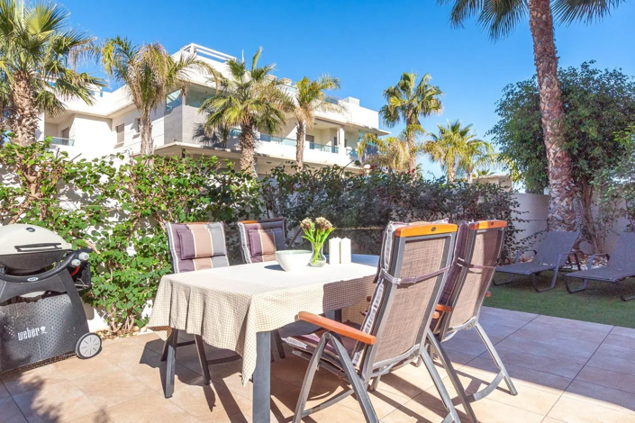 Image No.16-2 Bed Townhouse for sale