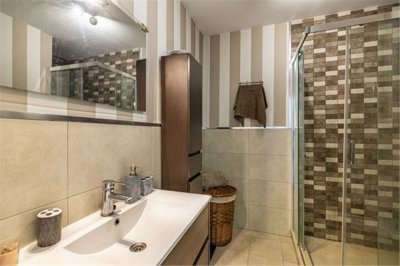 1447-631273-78d1f4f8b6655591b02d22fabb36a692d