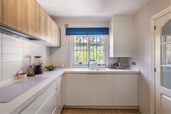 Image No.4-3 Bed Townhouse for sale