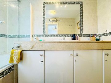 1447-625472-78d1f4f8b6655591b02d22fabb36a692d