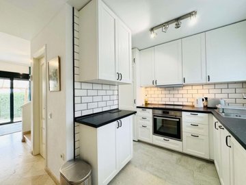 1447-625472-78d1f4f8b6655591b02d22fabb36a692d