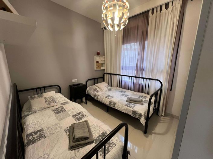 Image No.12-2 Bed Property for sale