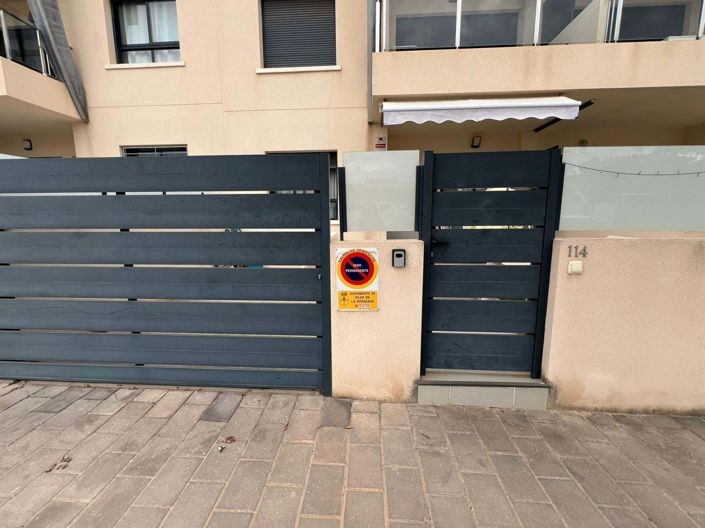 Image No.17-2 Bed Property for sale