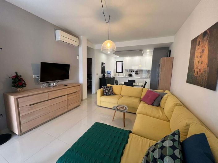 Image No.2-2 Bed Property for sale