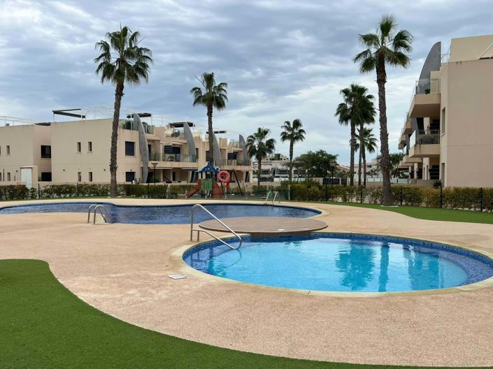 Image No.27-2 Bed Property for sale