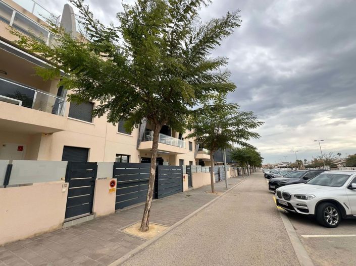 Image No.28-2 Bed Property for sale