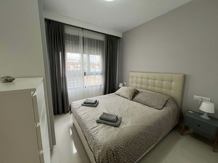 Image No.4-2 Bed Property for sale