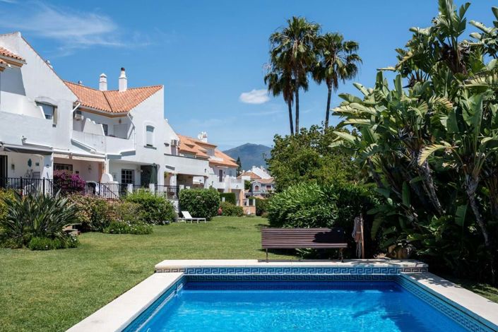 Image No.1-4 Bed Townhouse for sale