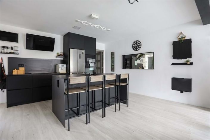 Image No.1-3 Bed Apartment for sale